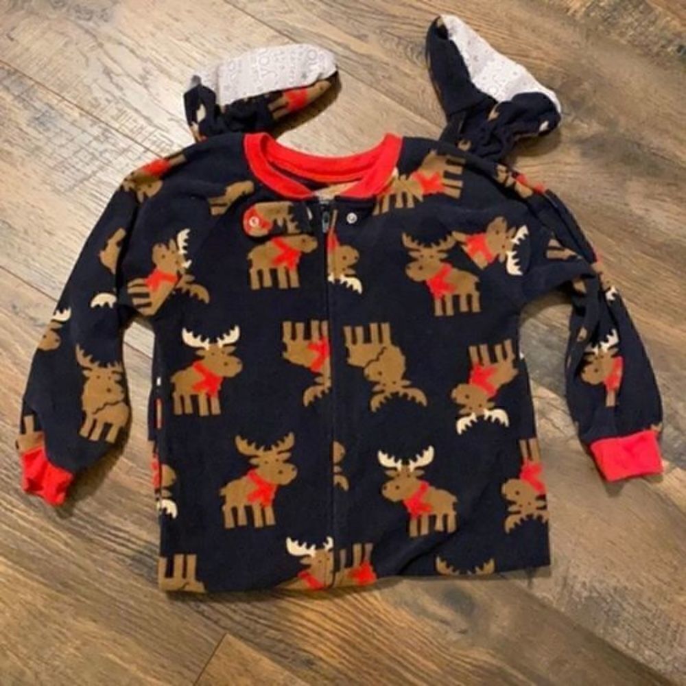 NWOT Carter’s all in one pajamas 3T​​